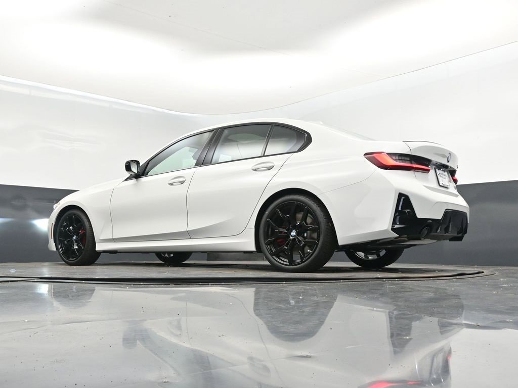 New 2026 BMW 330i Sedan w/ M Sport Package image 40