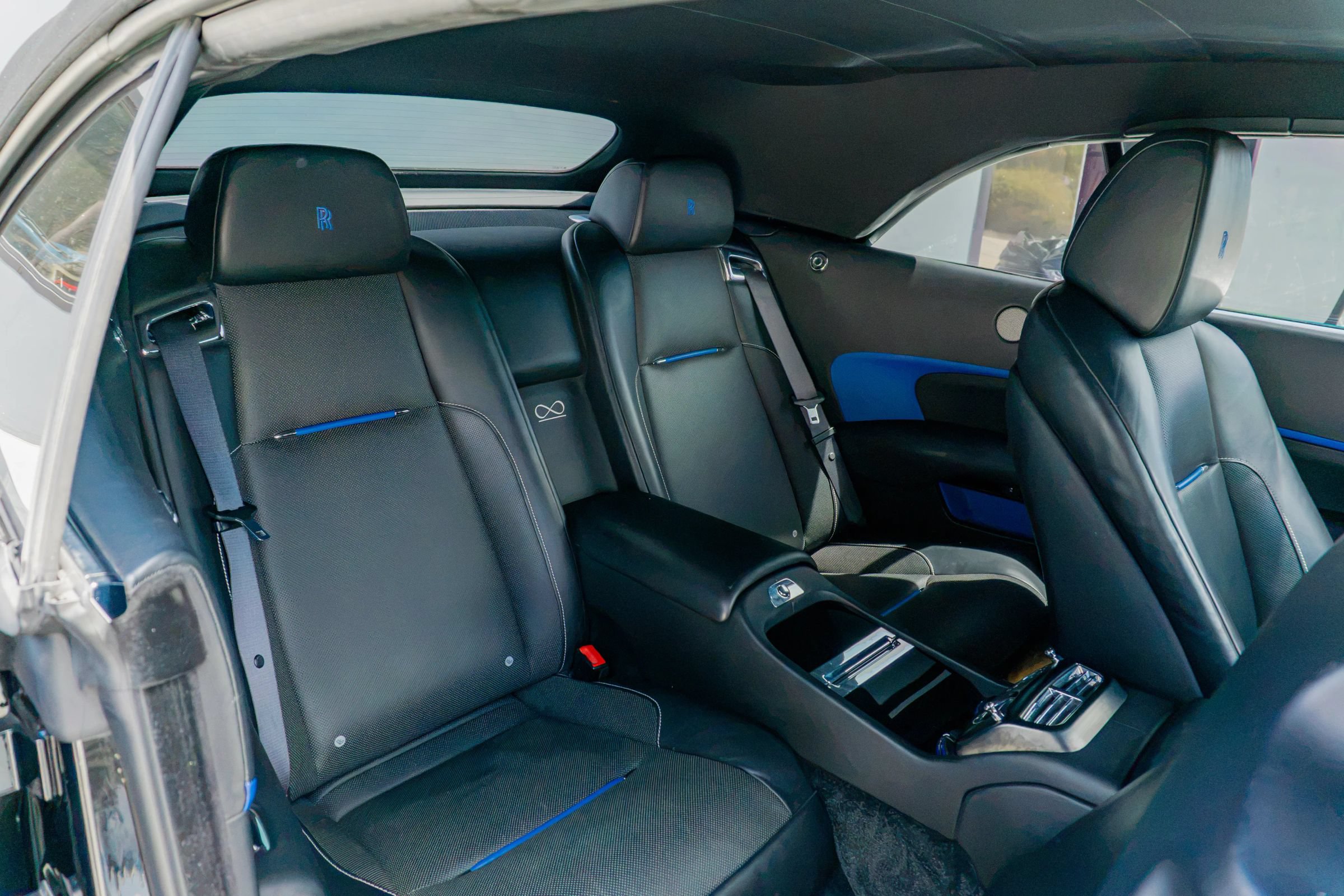 Used 2018 Rolls-Royce Dawn RWD image 57