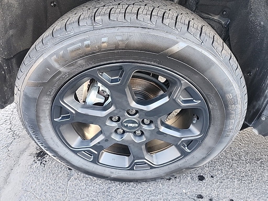 Used 2020 Toyota RAV4 TRD Off-Road image 11