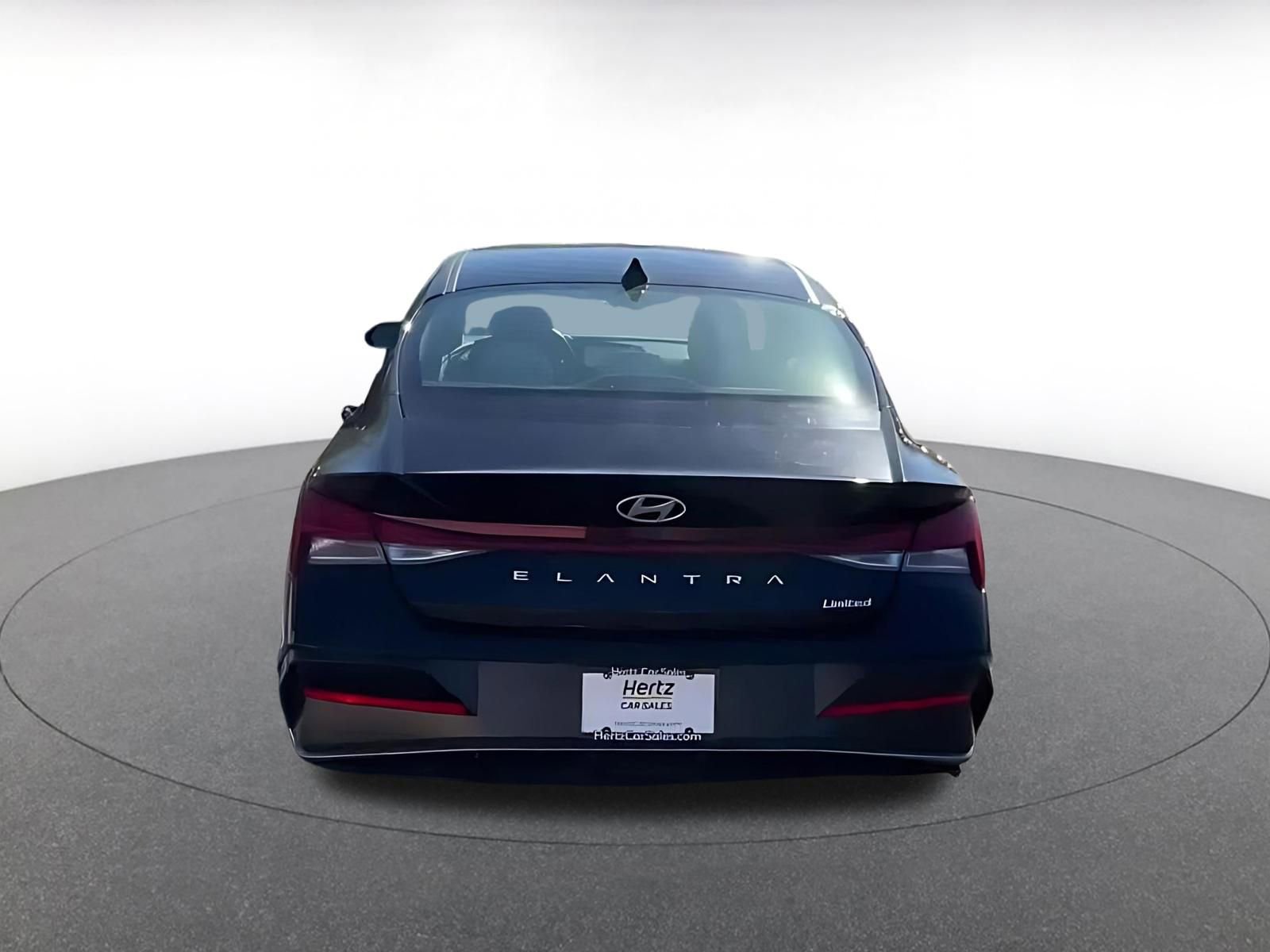 Used 2025 Hyundai Elantra Limited FWD image 12