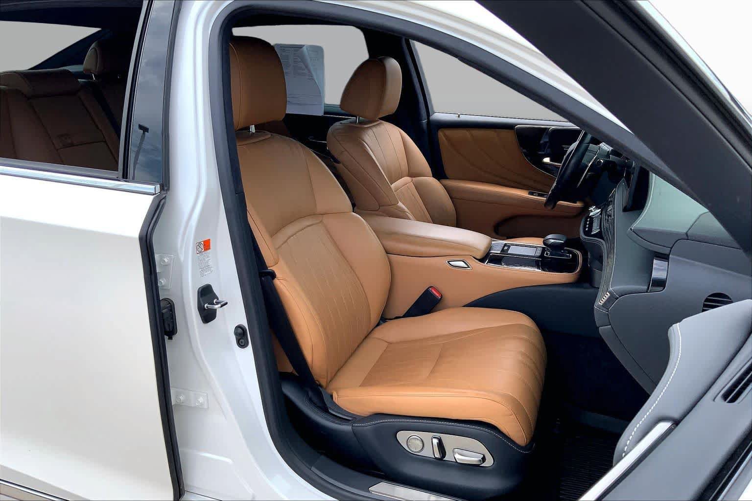 Used 2022 Lexus LS 500 w/ Interior Upgrade Package RWD image 8