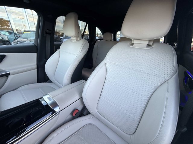 Used 2023 Mercedes-Benz GLC 300 4MATIC image 50