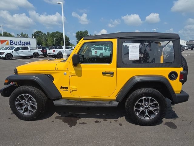 Used 2021 Jeep Wrangler Sport AWD/4WD image 13