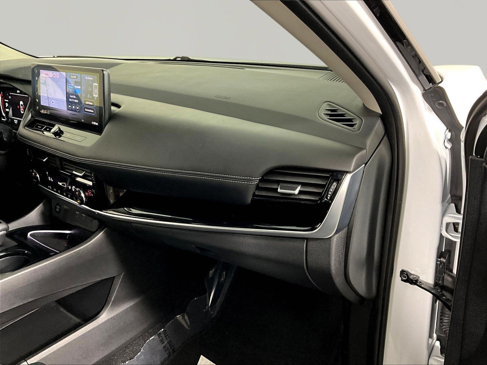 Certified 2025 Nissan Rogue SL AWD/4WD image 26
