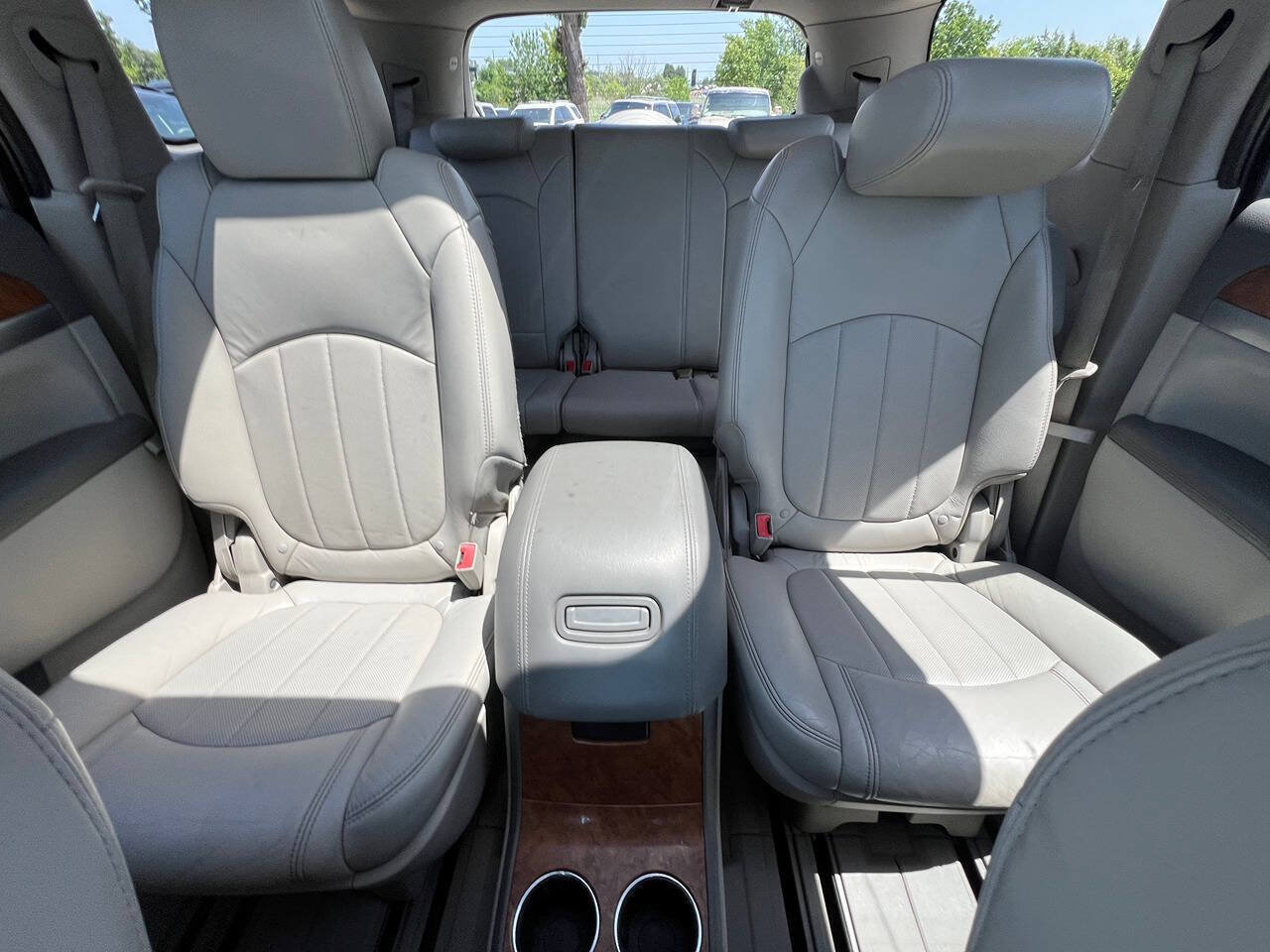 Used 2011 Buick Enclave CXL FWD image 11