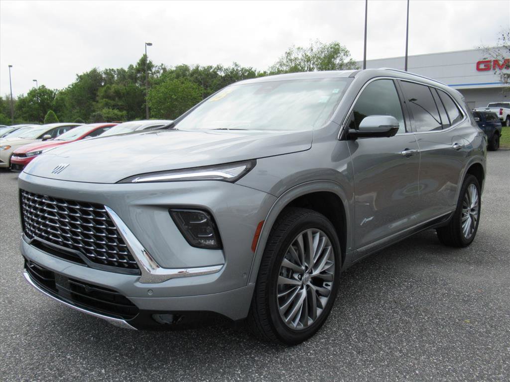 Used 2025 Buick Enclave Avenir w/ Super Cruise Package AWD/4WD image 3