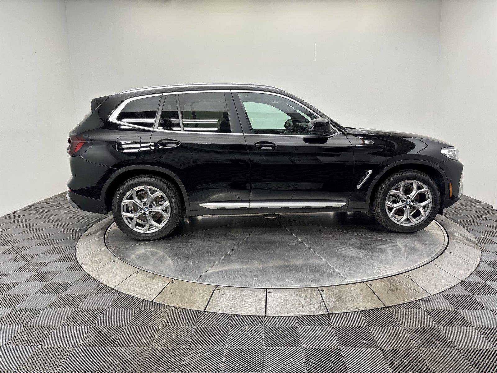 Used 2023 BMW X3 xDrive30i w/ Premium Package AWD/4WD image 17
