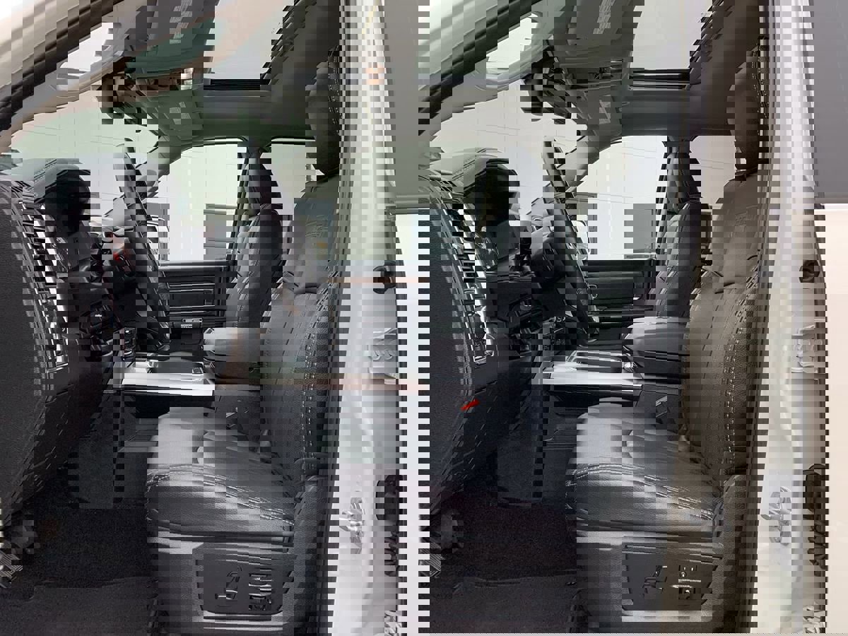 Used 2018 RAM 1500 Laramie image 30