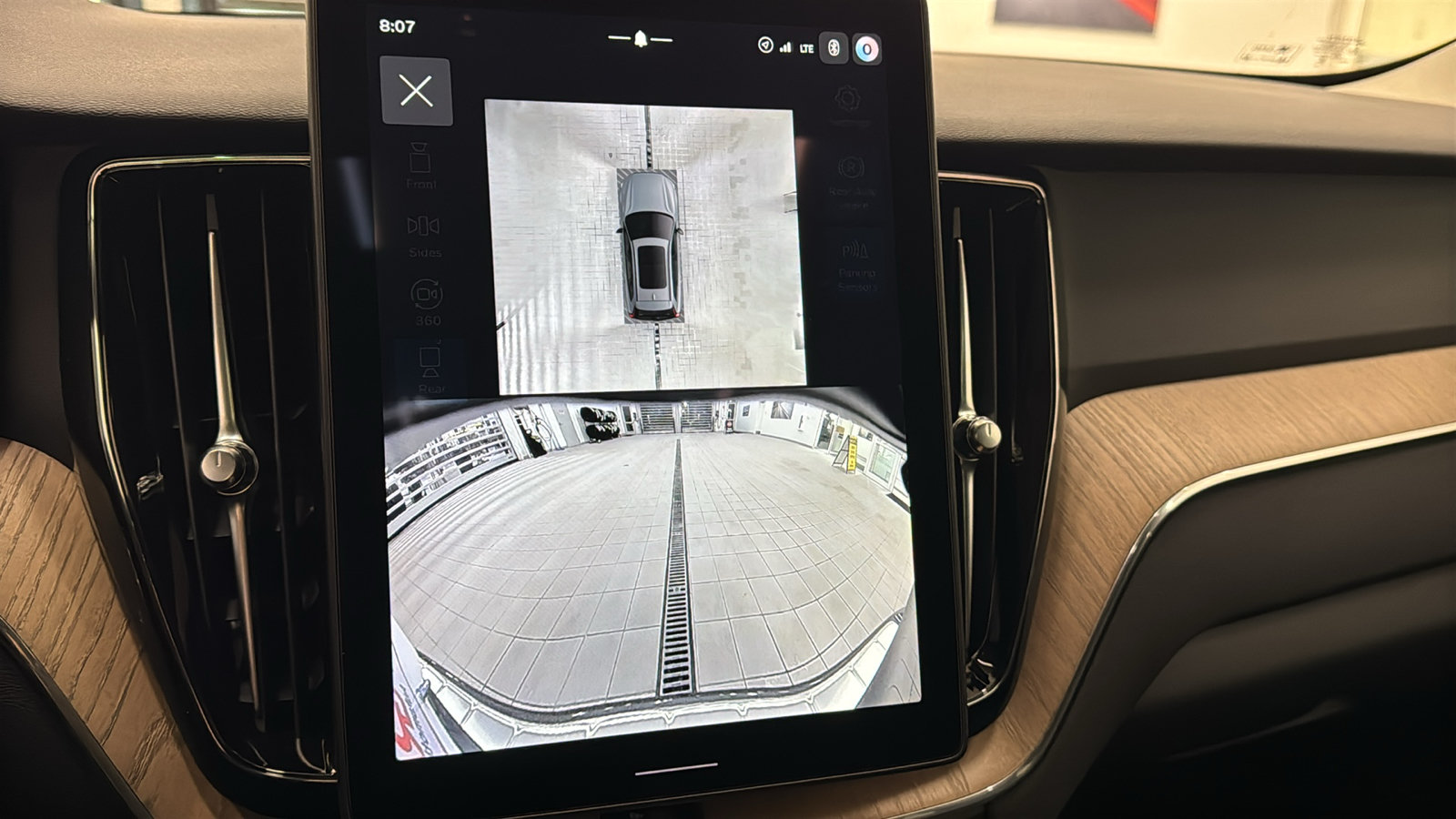 New 2027 Volvo XC60 T8 Plus AWD/4WD image 18