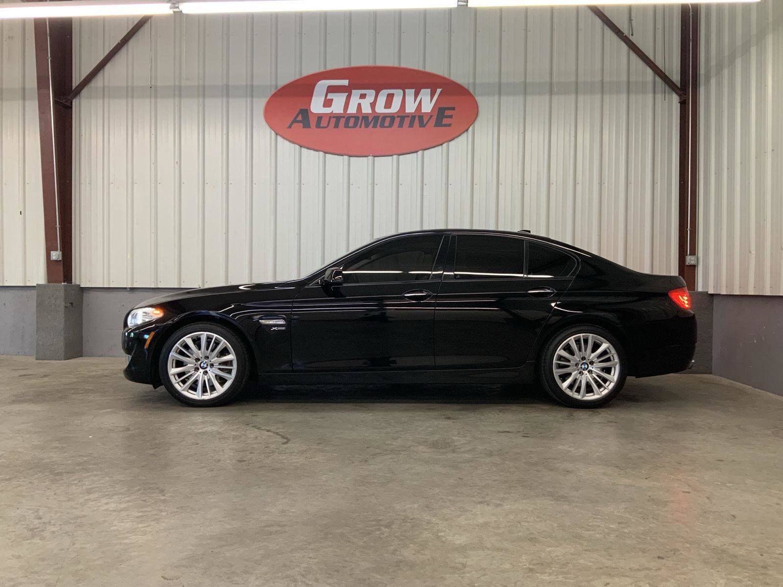 Used 2011 BMW 550i xDrive Sedan AWD/4WD image 13