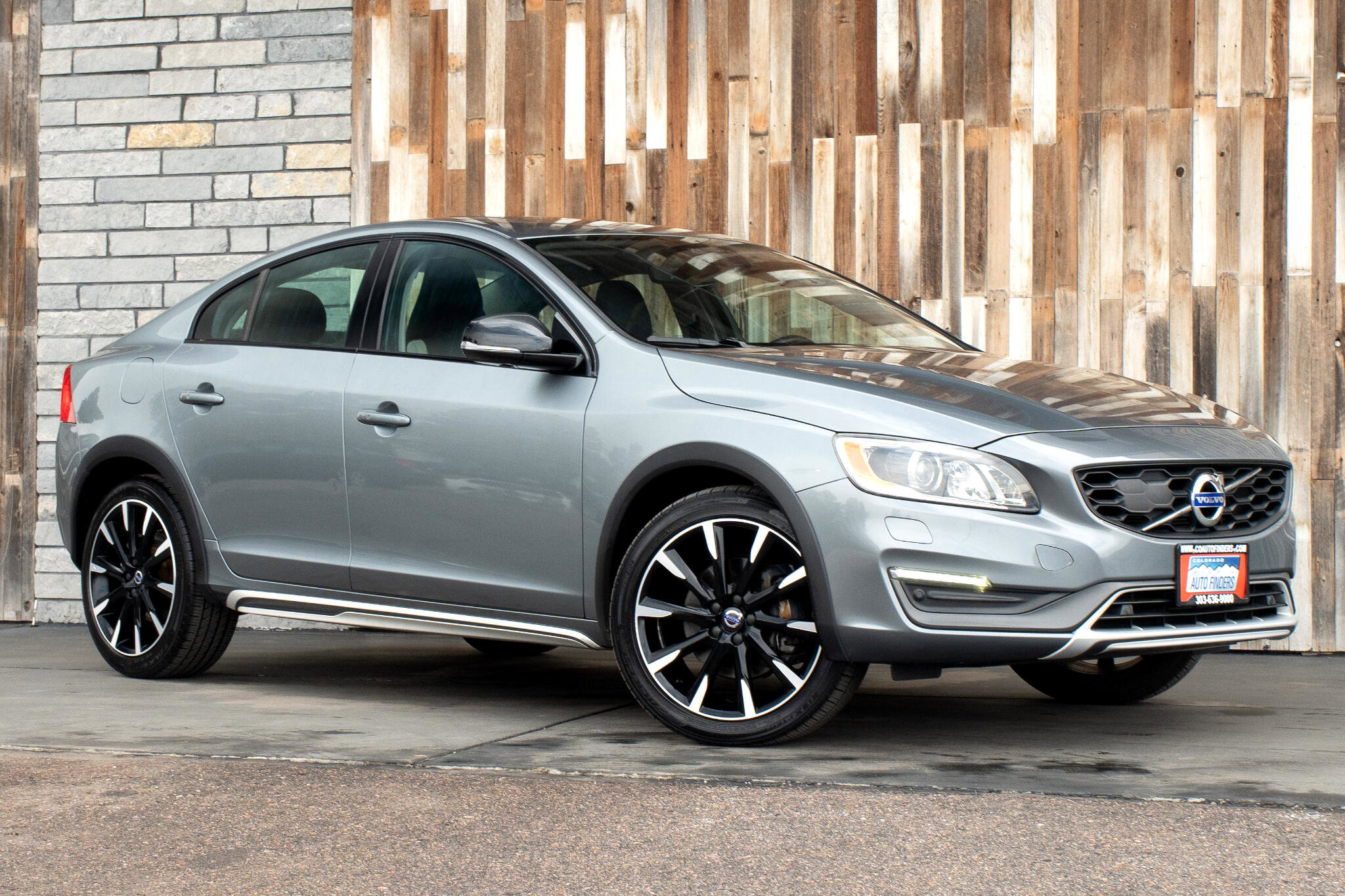 Used 2016 Volvo S60 T5 Cross Country Platinum w/ Protection Package image 9