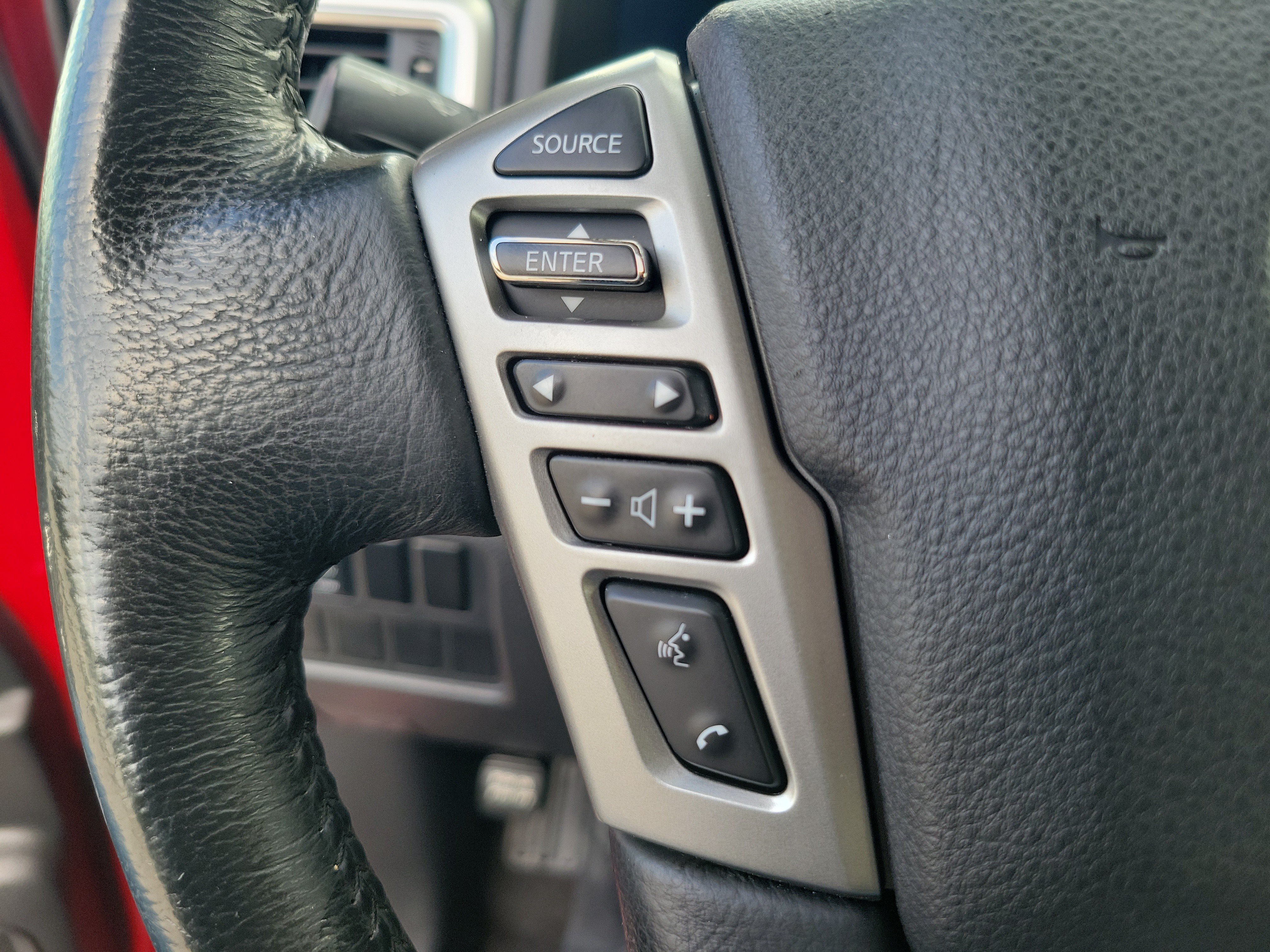 Used 2021 Nissan Titan SV w/ SV Convenience Package AWD/4WD image 19