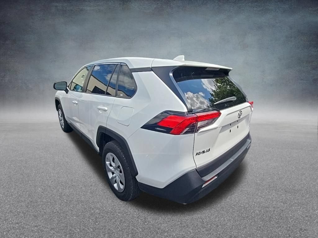 Used 2025 Toyota RAV4 LE AWD/4WD image 5