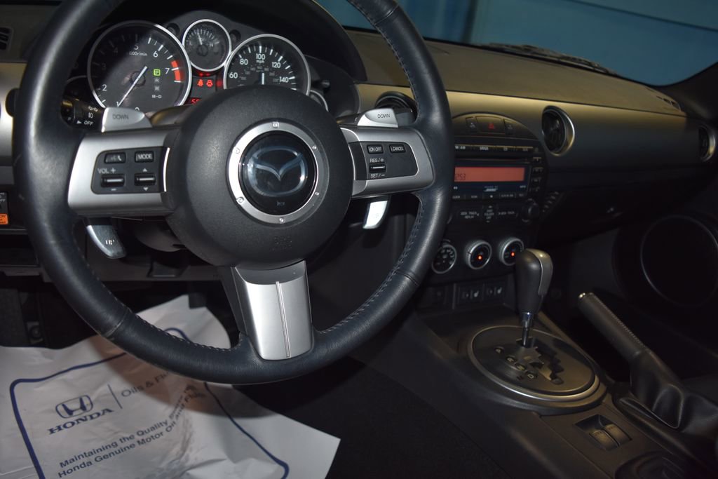 Used 2011 MAZDA MX-5 Miata Grand Touring w/ Premium Pkg image 9
