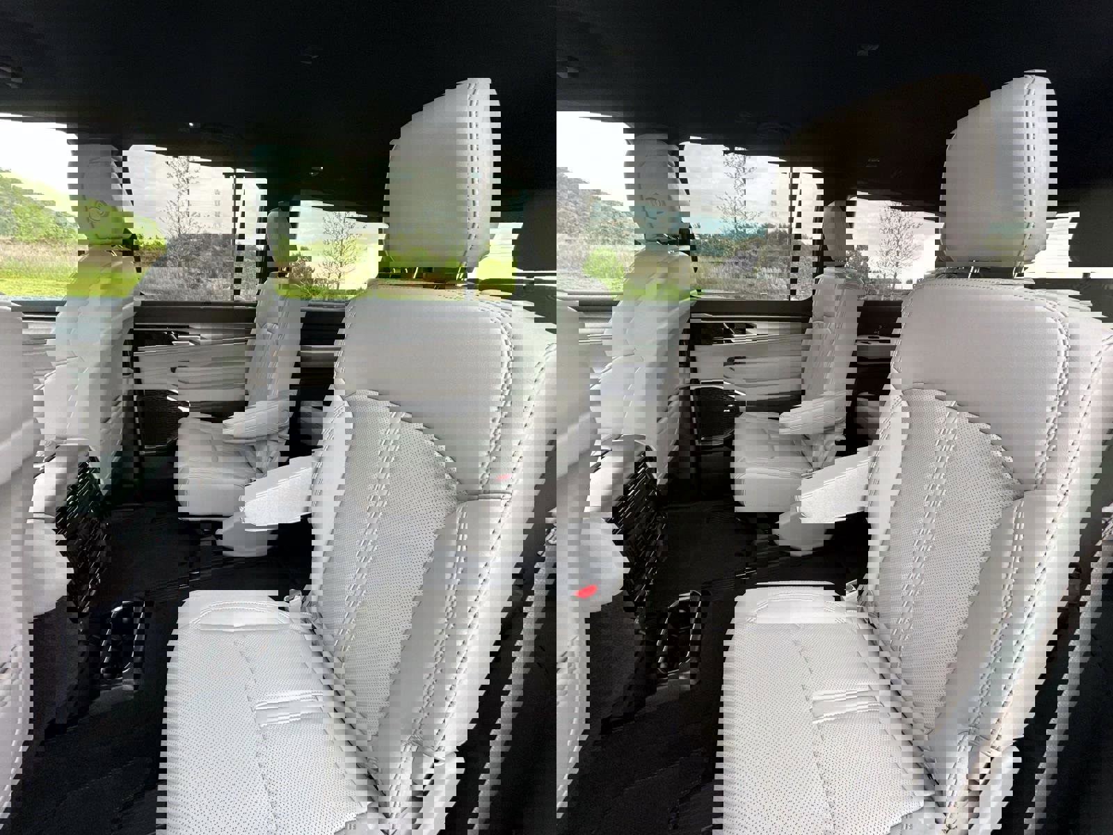 New 2025 Jeep Wagoneer Series II w/ Convenience Group I image 17