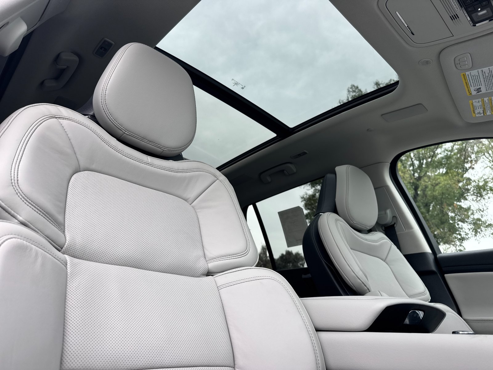 New 2026 Lincoln Aviator Reserve AWD/4WD image 17