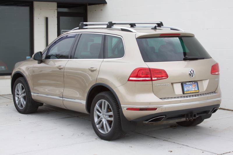 Used 2016 Volkswagen Touareg TDI AWD/4WD image 8