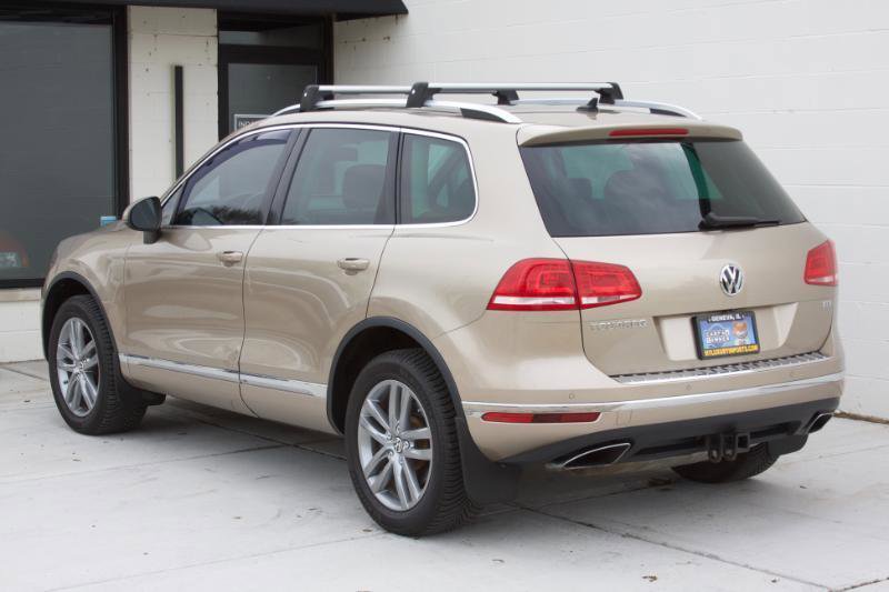 Used 2016 Volkswagen Touareg TDI AWD/4WD image 8