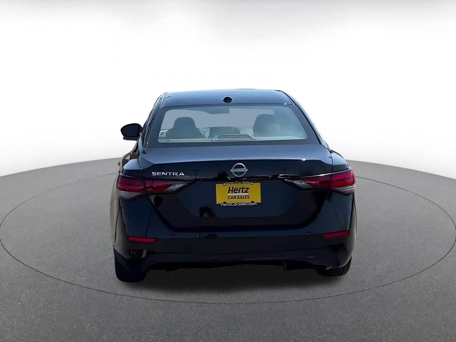 Used 2025 Nissan Sentra SV FWD image 10