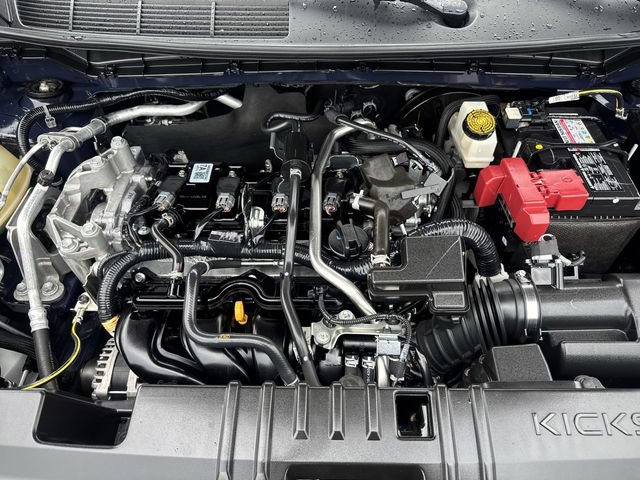 Used 2025 Nissan Kicks SR w/ SR Premium Package FWD image 30