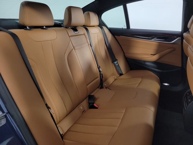 Used 2023 BMW 540i w/ M Sport Package RWD image 16