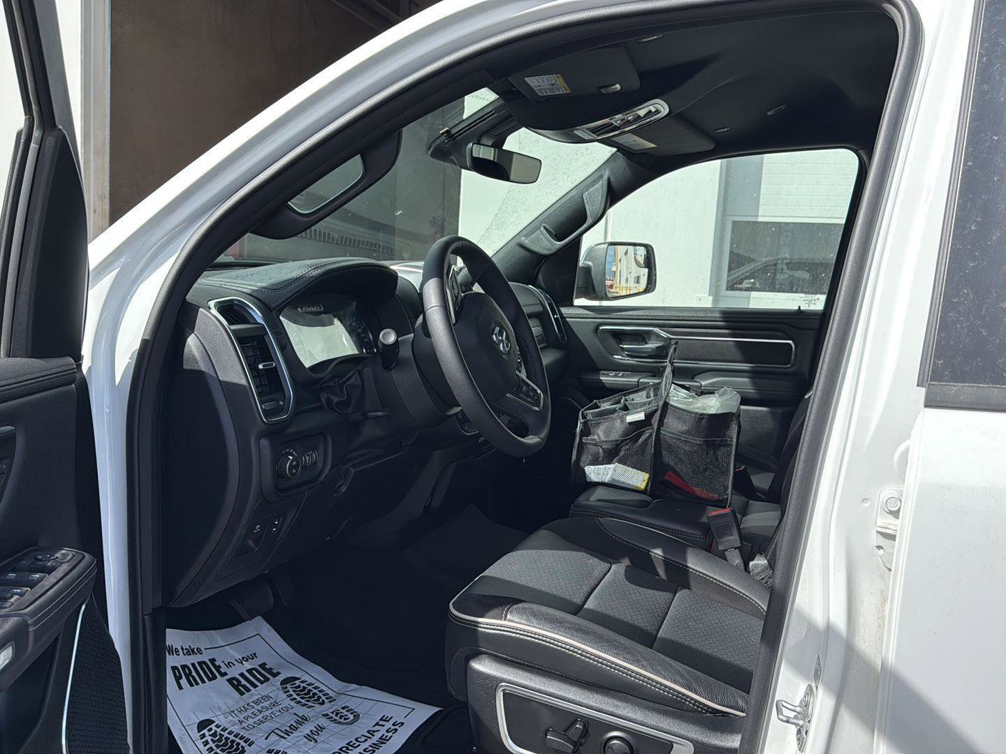 Used 2025 RAM 1500 Laramie image 9