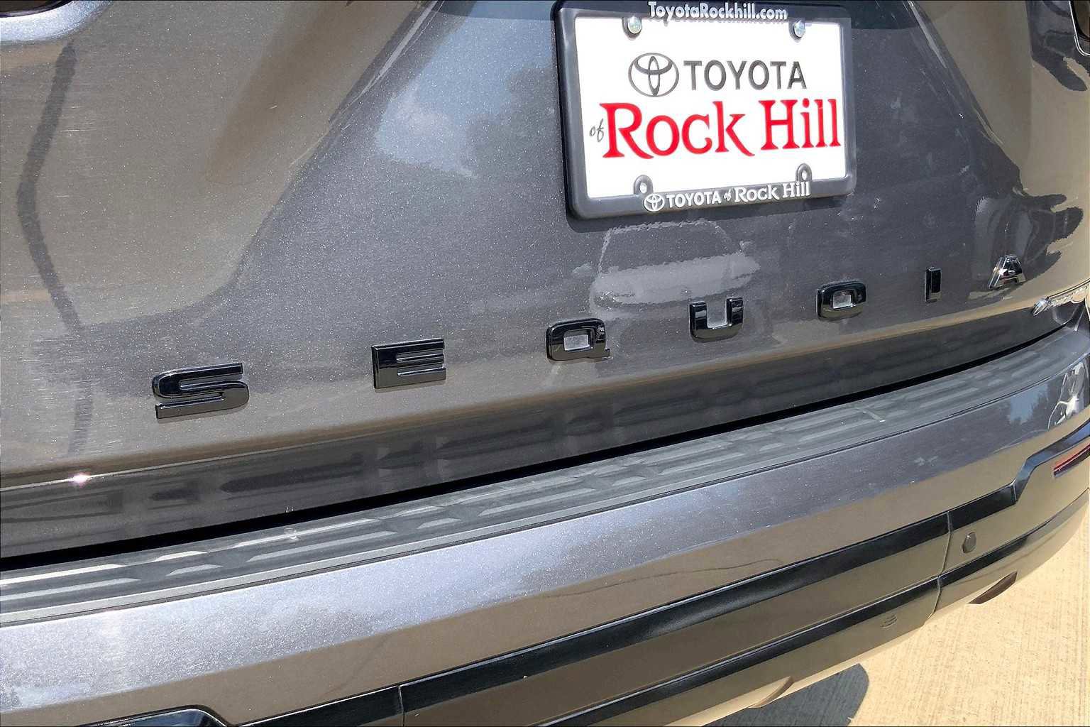 Used 2025 Toyota Sequoia Platinum image 32