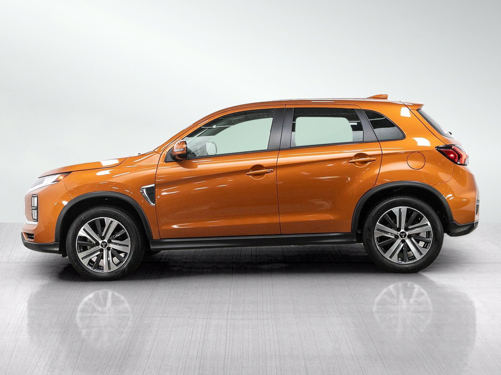 Used 2022 Mitsubishi Outlander Sport ES AWD/4WD image 2