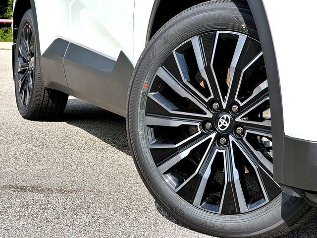 New 2026 Toyota C-HR AWD/4WD image 2
