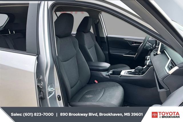 Used 2024 Toyota RAV4 XLE image 6