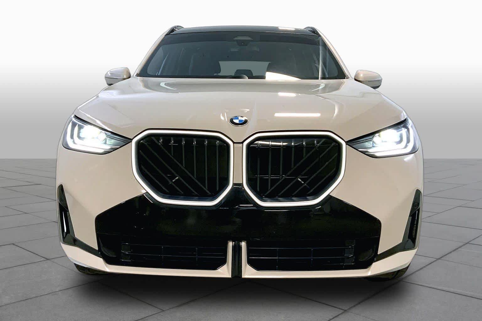 Used 2025 BMW X3 xDrive30i w/ M Sport Package AWD/4WD image 3