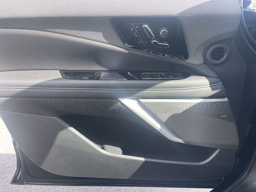 Certified 2025 Cadillac Optiq Luxury 2 w/ LPO, Floor Liner Package image 33