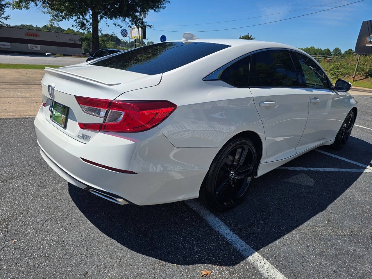 Used 2018 Honda Accord Sport image 6