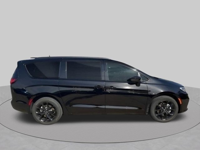 New 2026 Chrysler Pacifica Select w/ S Appearance Package AWD/4WD image 11