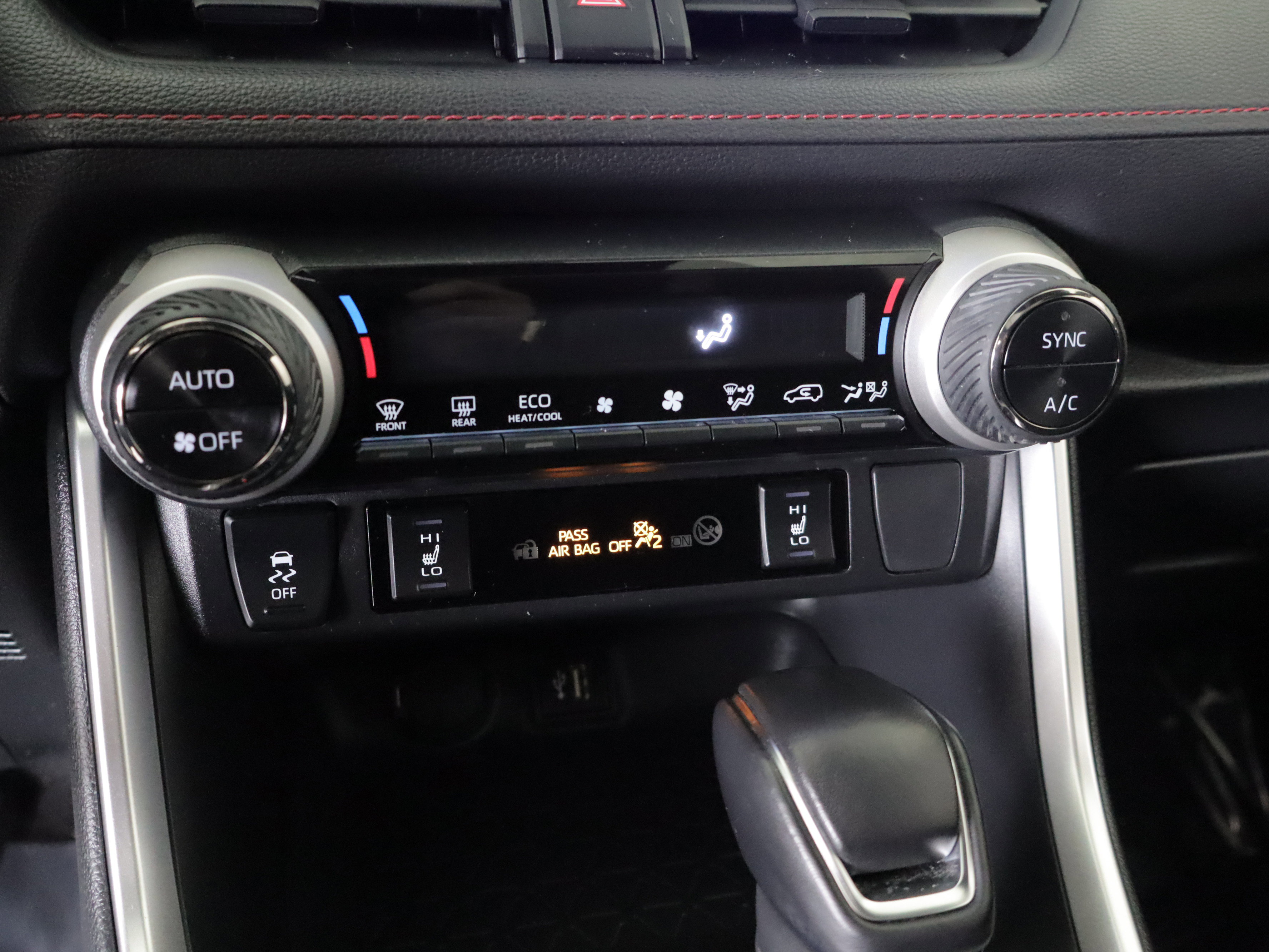 Used 2023 Toyota RAV4 SE w/ Weather & Moonroof Package AWD/4WD image 17