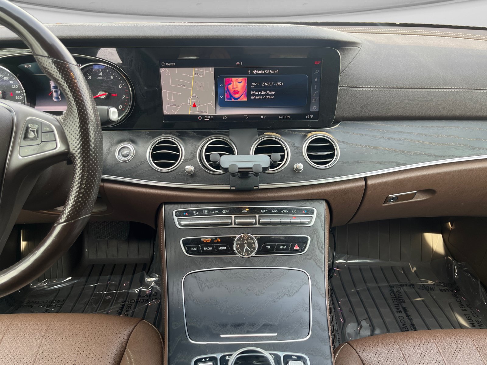 Used 2018 Mercedes-Benz E 300 4MATIC image 11