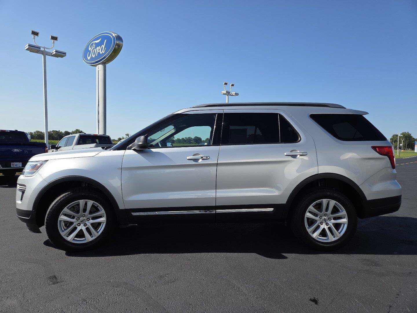 Used 2019 Ford Explorer XLT AWD/4WD image 10