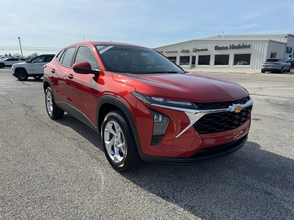 Used 2024 Chevrolet Trax LS w/ LS Convenience Package image 8