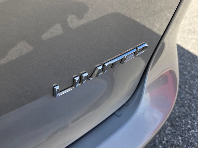 Used 2019 Chrysler Pacifica Limited FWD image 16