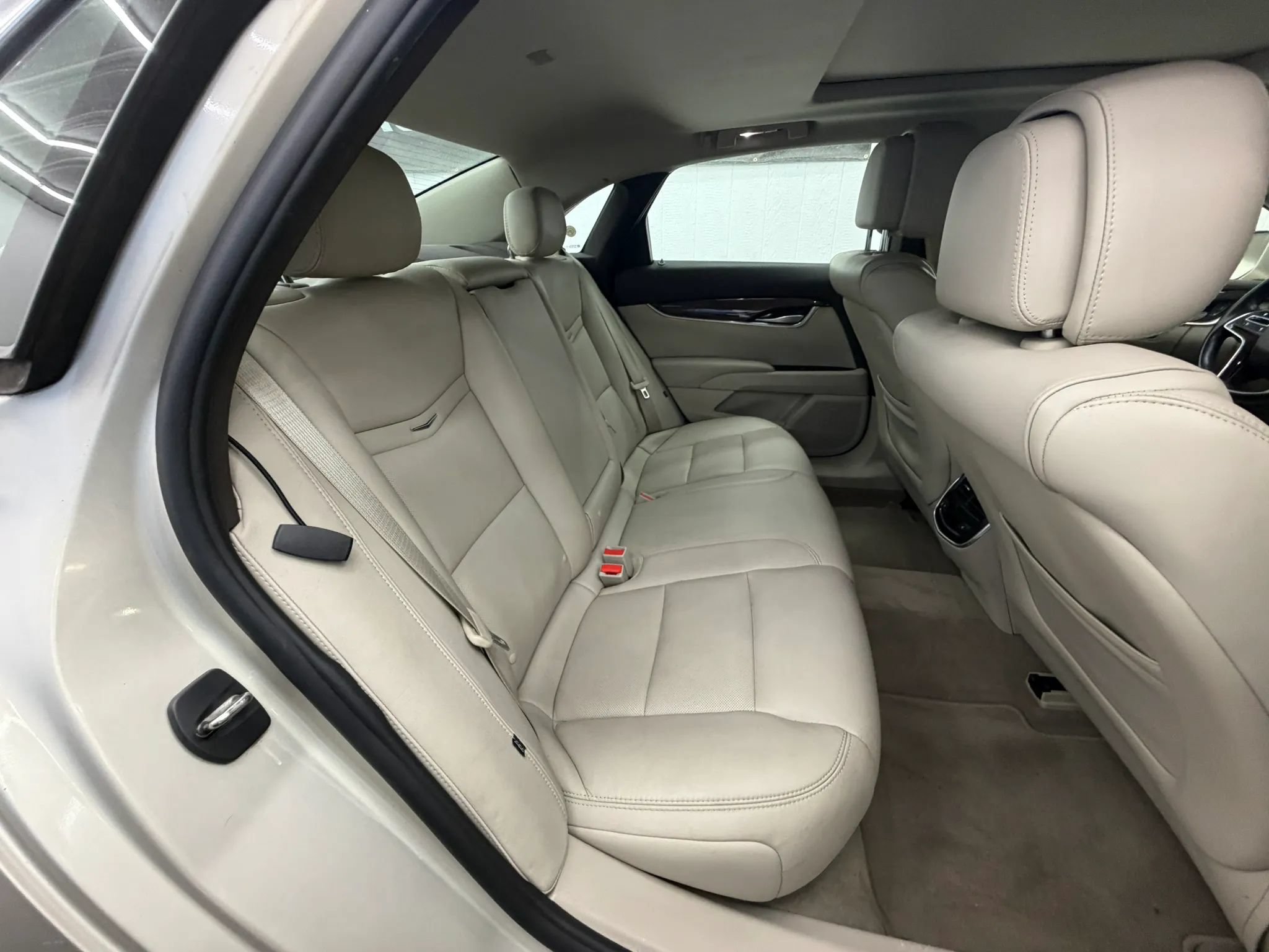 Used 2014 Cadillac XTS Luxury w/ Driver Awareness Package FWD image 7