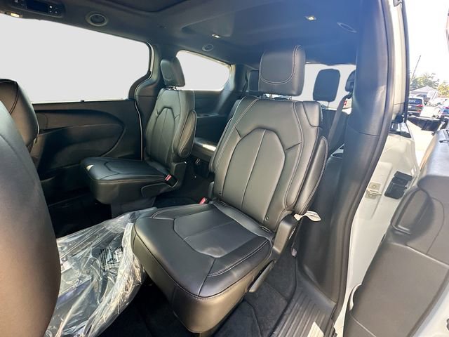 New 2026 Chrysler Pacifica Select image 26