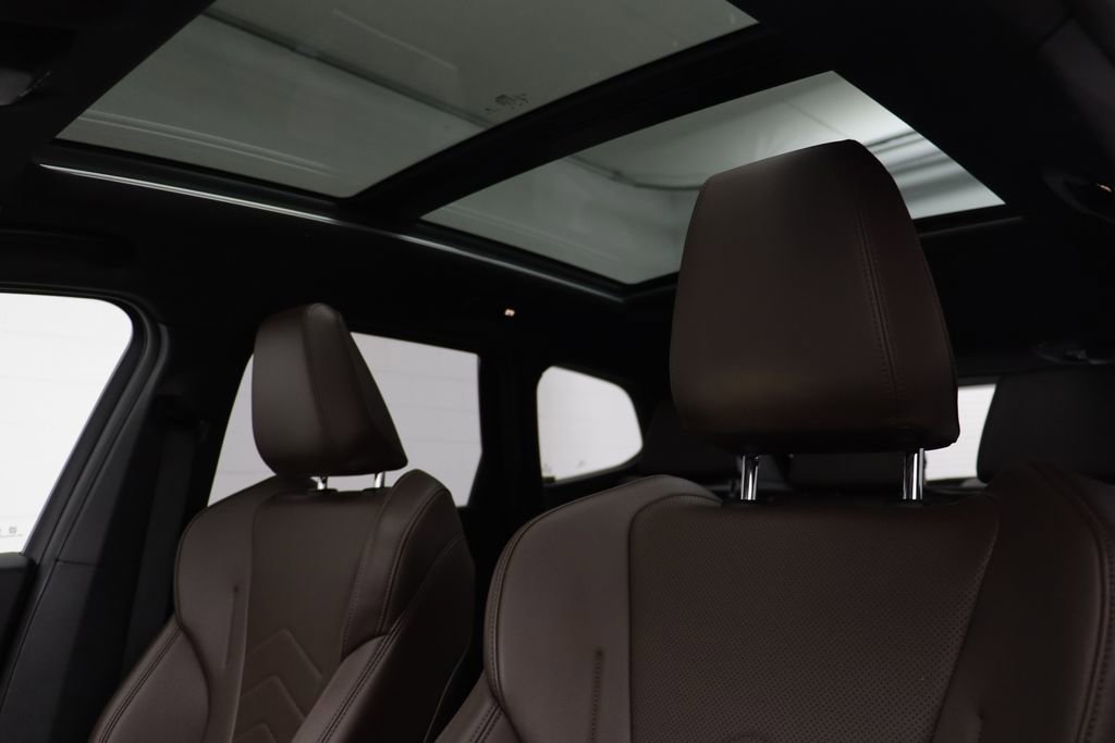 Certified 2025 BMW X1 xDrive28i w/ Premium Package image 11