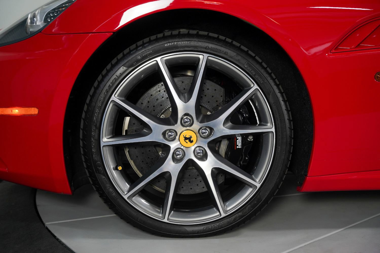 Used 2013 Ferrari California RWD image 16