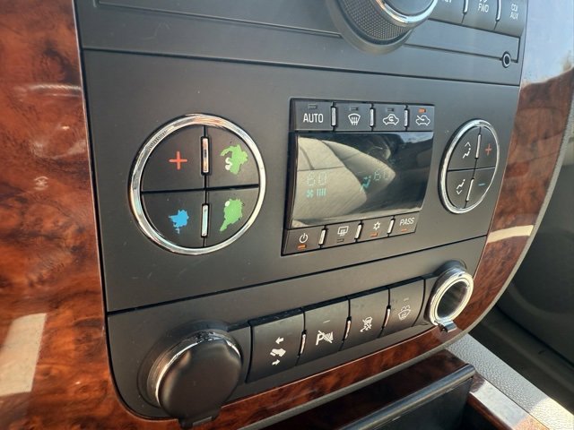 Used 2008 Chevrolet Avalanche LTZ w/ LTZ Preferred Equipment Group image 26