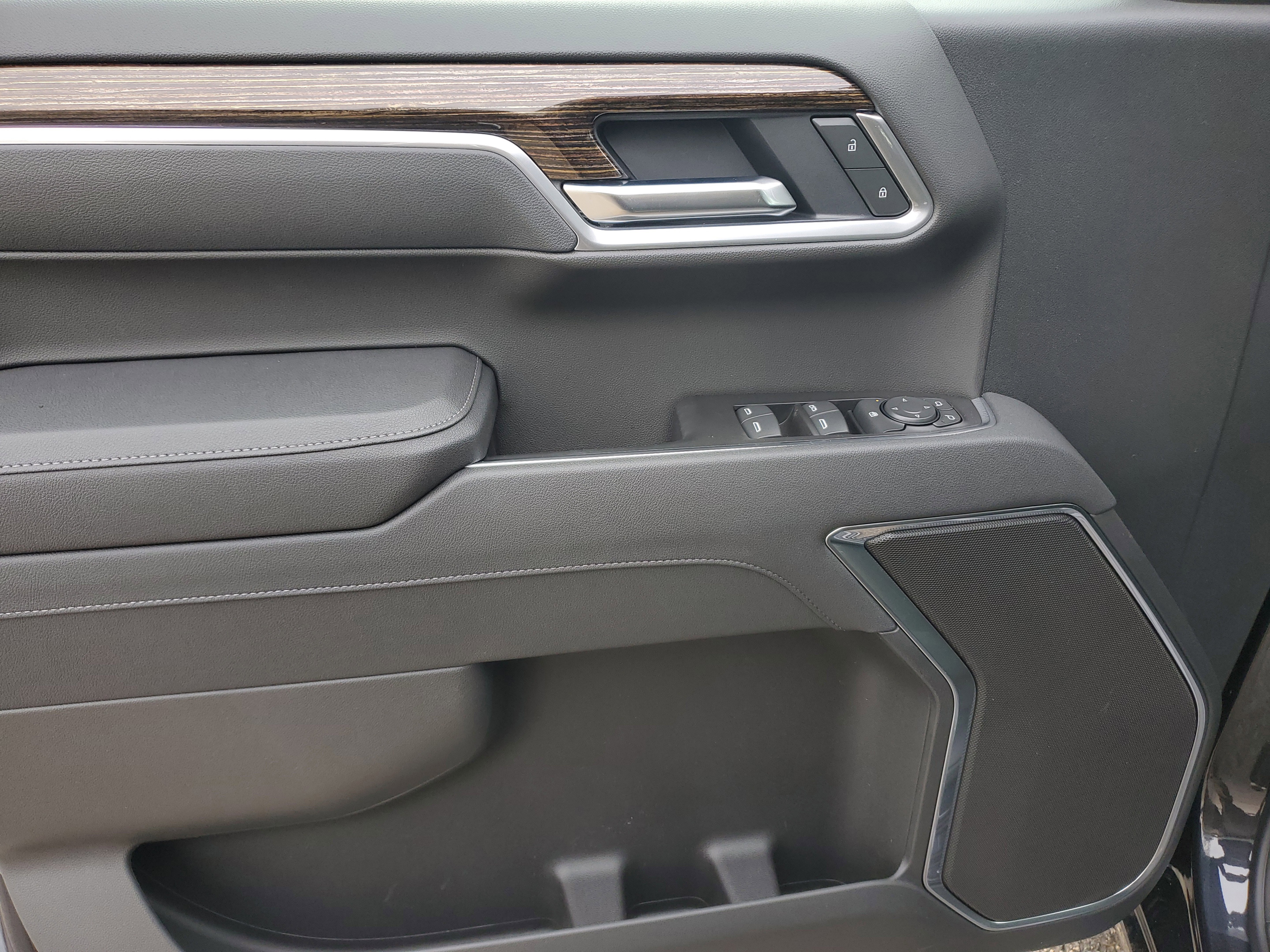 New 2025 GMC Sierra 1500 Elevation image 21