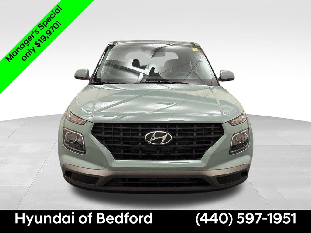 Certified 2026 Hyundai Venue SE FWD image 2