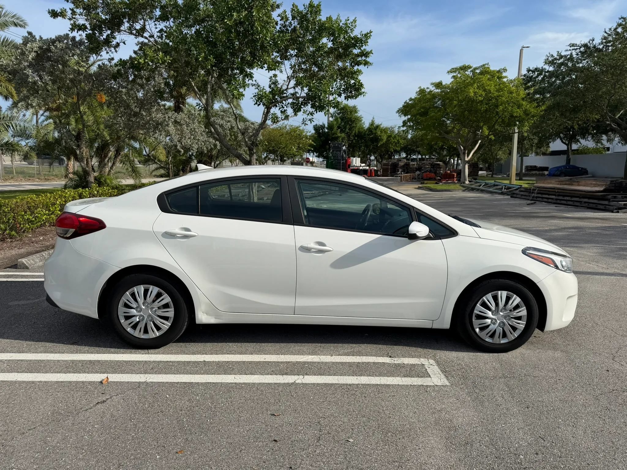 Used 2017 Kia Forte LX FWD image 8