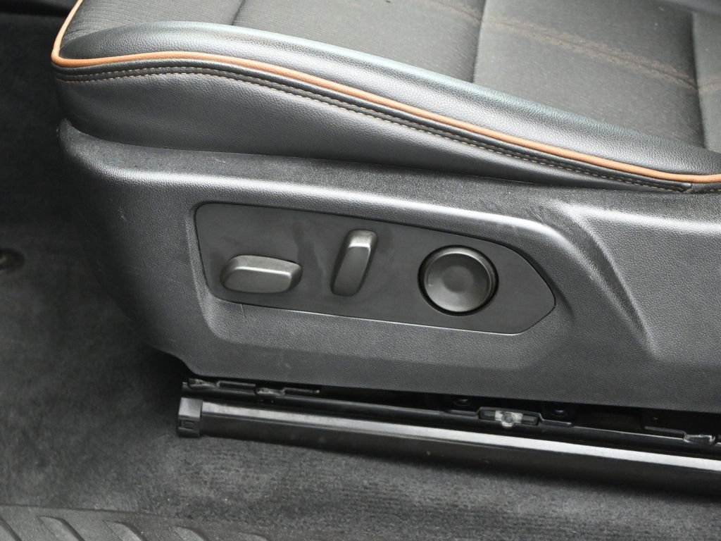 Used 2023 GMC Canyon AT4 image 10