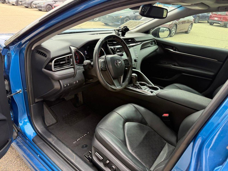 Used 2020 Toyota Camry XSE FWD image 10