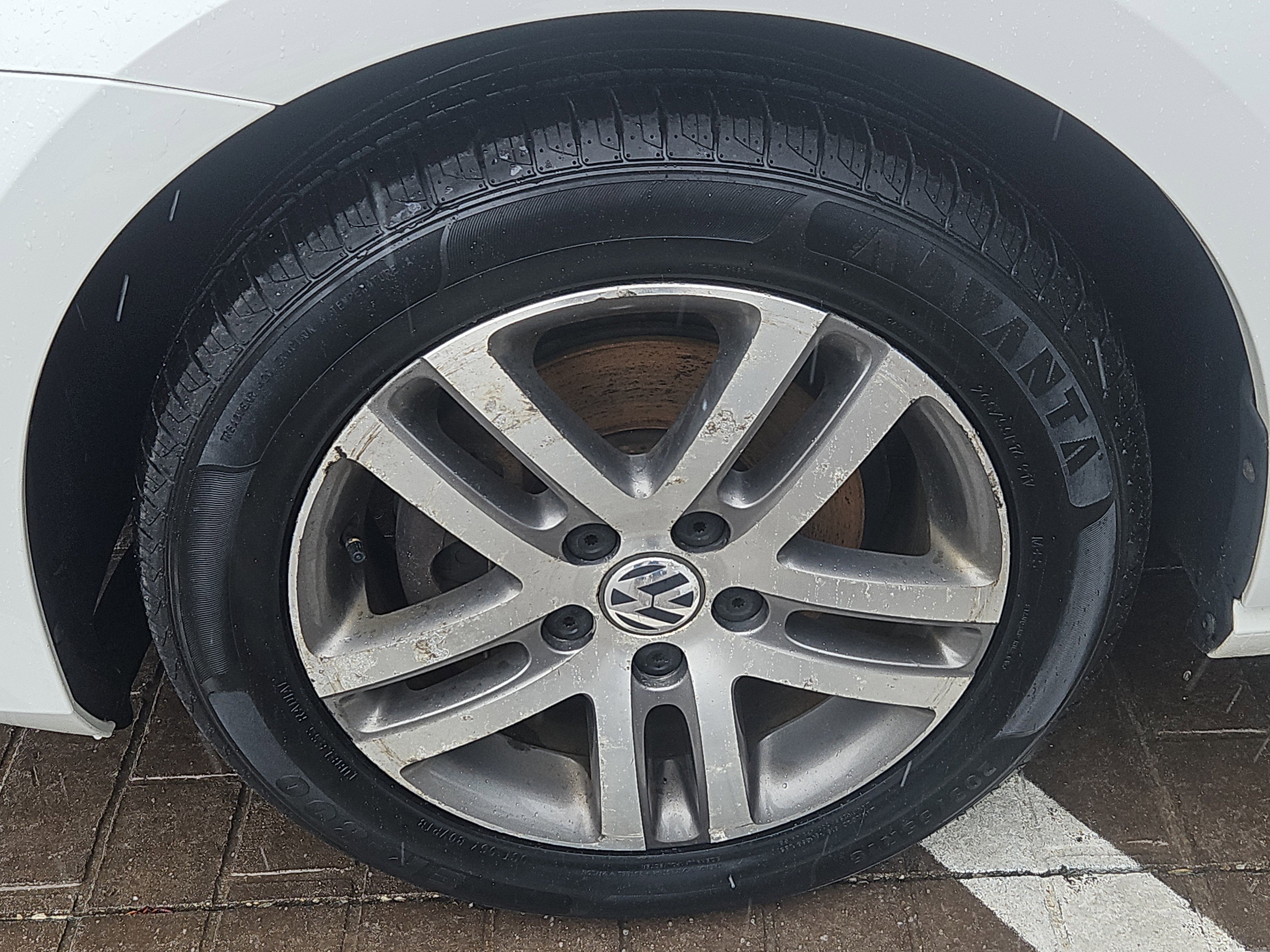 Used 2016 Volkswagen Golf S image 4